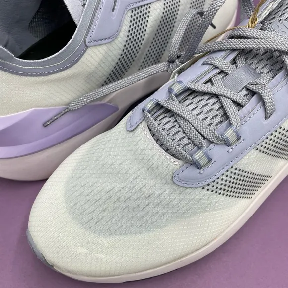 Adidas Avryn