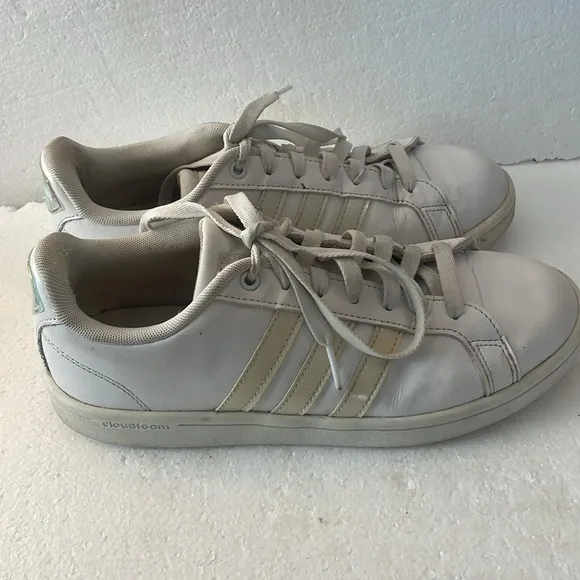Adidas cloudfoam sneakers white silver stripes walking shoes womens size 7 1/2
