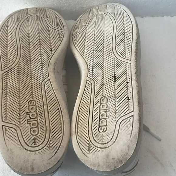 Adidas cloudfoam sneakers white silver stripes walking shoes womens size 7 1/2