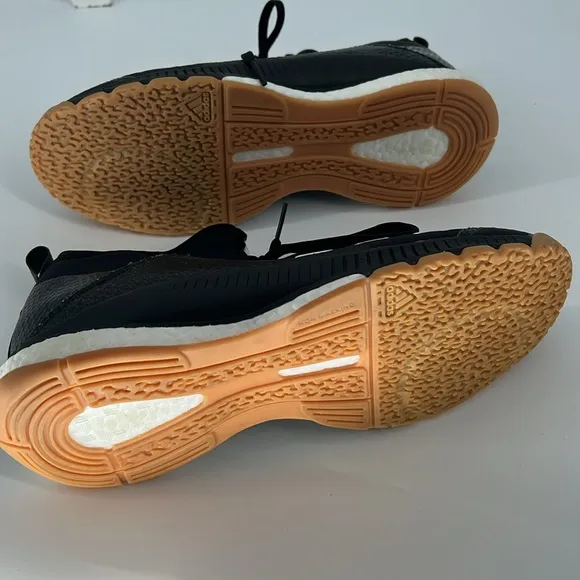 ADIDAS Mid boots Crazyflight Women’s Size 9.5 NWOB Volleyball Shoes