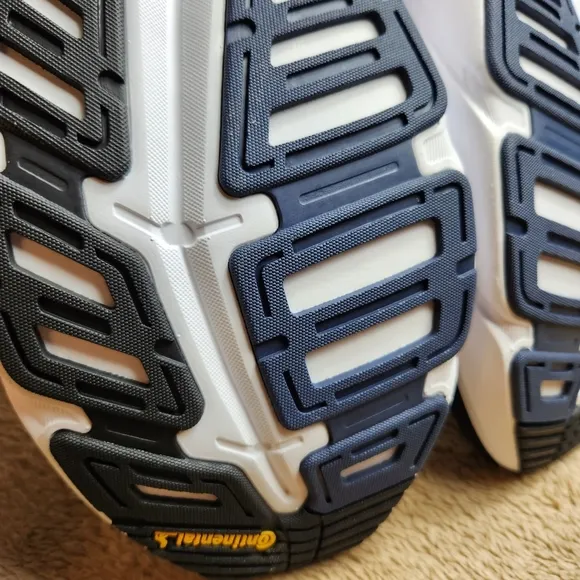 Adidas NWT Adistar 1 M running shoes in a 12.5.