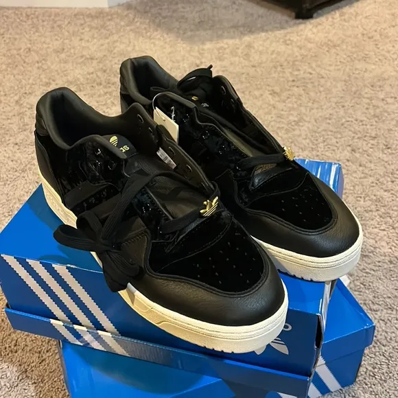 Adidas Rivalry Low black velvet shoes sneakers new mens EH0181 size 12