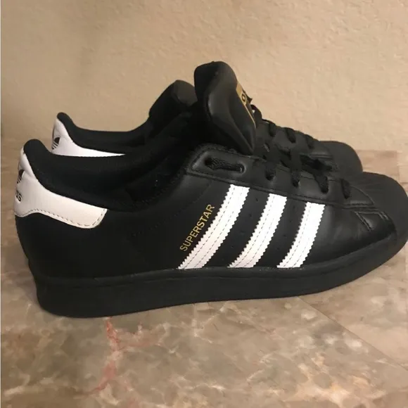 Adidas superstar original shell toe shoes