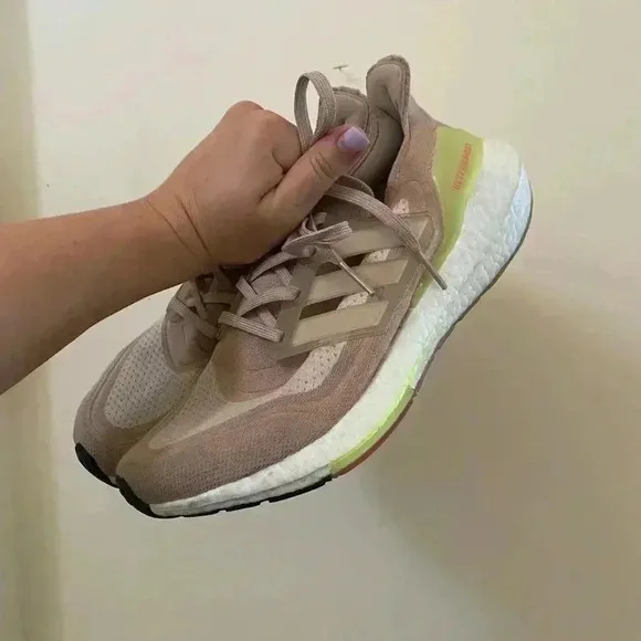 ADIDAS ULTRABOOST 21 FY0399 BEIGE DUSTY PINK RUNNING SNEAKERS WOMENS SIZE 9.5