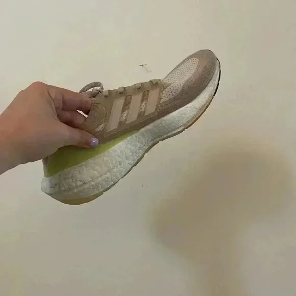 ADIDAS ULTRABOOST 21 FY0399 BEIGE DUSTY PINK RUNNING SNEAKERS WOMENS SIZE 9.5