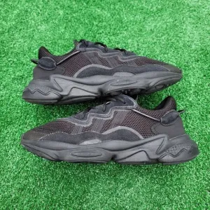 Adidas Ozweego - Men's Running Shoes - Size 8