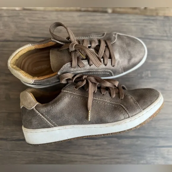 Aetrex Women's Blake Leather Arch Support Orthopedic Sneakers Bronze Size 7