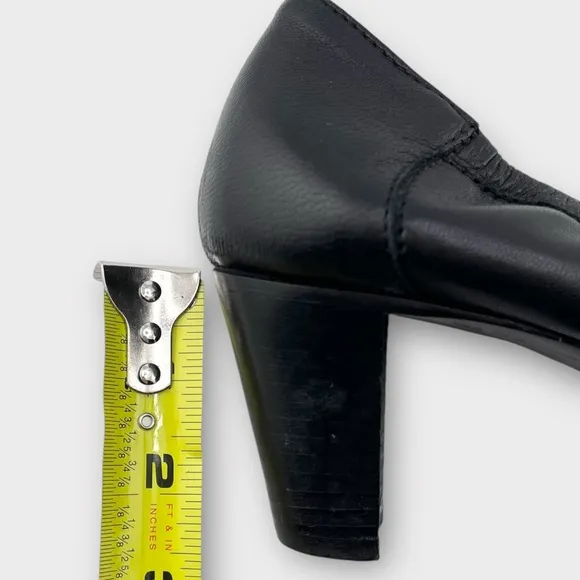 AGL Attilio Giusti Leombruni Women’s Size 40 Black  Leather Cap Toe Heels Shoes