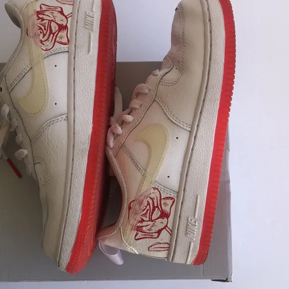 Air Force 1  Nike red rose girls or boys sneakers 1.5Y