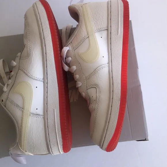 Air Force 1  Nike red rose girls or boys sneakers 1.5Y