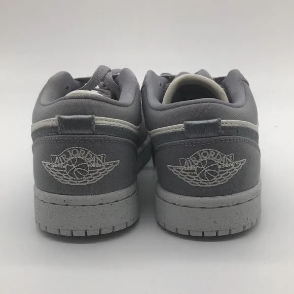 Air Jordan Wmns 1 Low SE Sneaker in Light Steel Grey DV0426 012