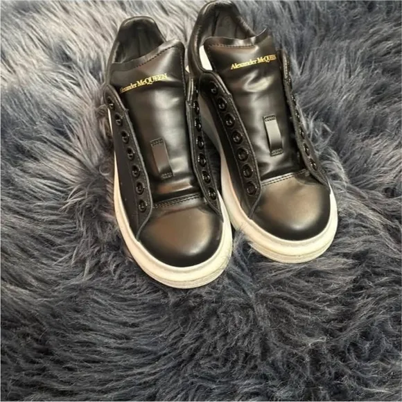 Alexander McQueen women’s  Black Sneakers