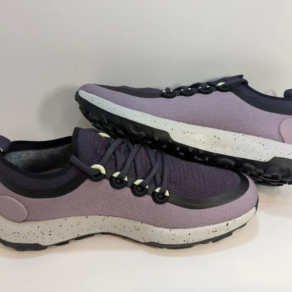 AllBirds Men's size 9.5 Trail Runners SWT Purple Running Shoes Brand New