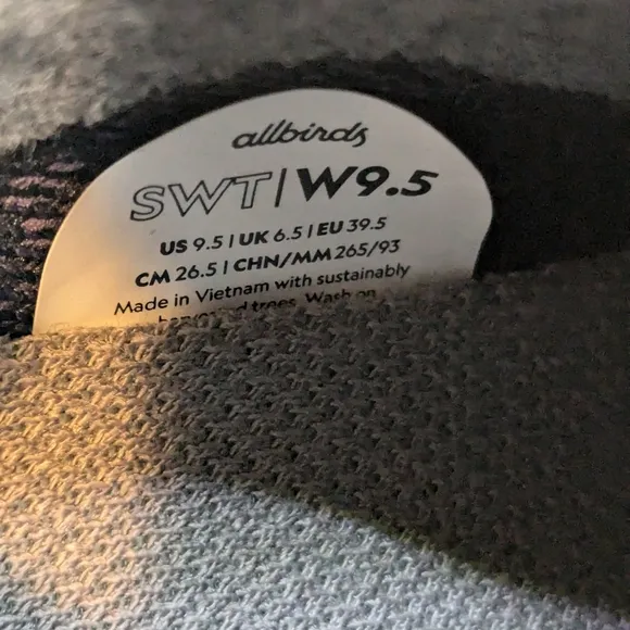 AllBirds Men's size 9.5 Trail Runners SWT Purple Running Shoes Brand New