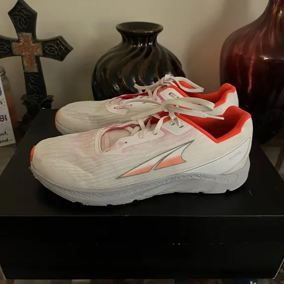 Altra Rivera White and Red Running Shoes size 9.5