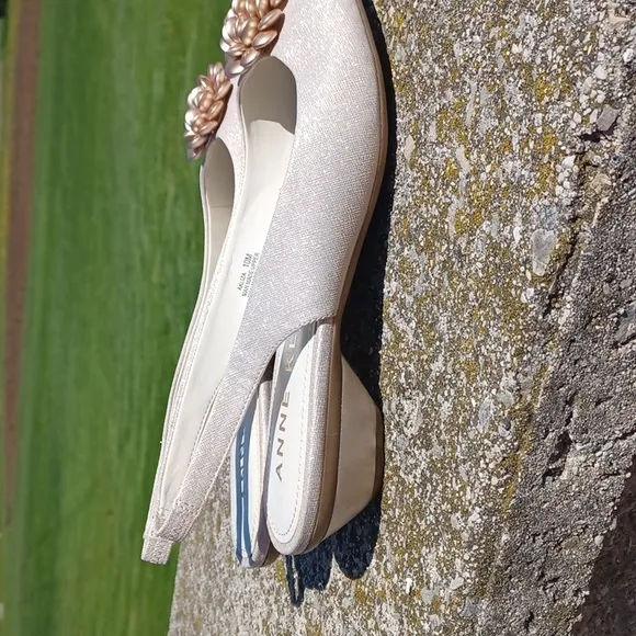 Anne Klein NWOT Gold Pink Silver Slingback Low Heel Peep Toe Shoes Size 10