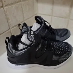 APL Running Shoes Ascend Black White Athletic Sneaker Size 7