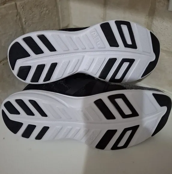 APL Running Shoes Ascend Black White Athletic Sneaker Size 7