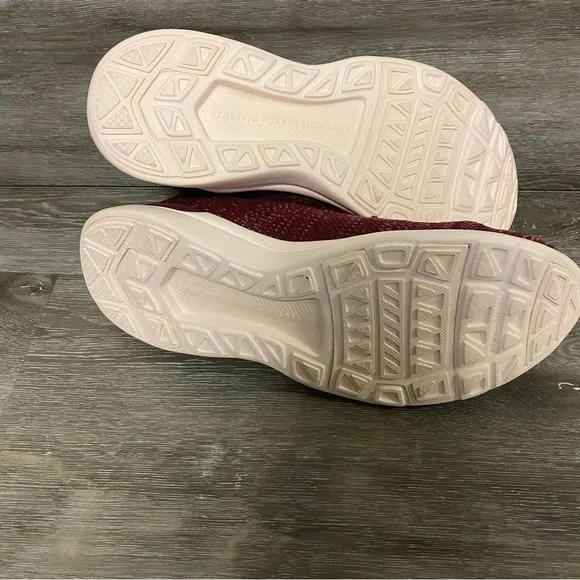 APL | Techloom Breeze Sneakers In Burgundy Lace Up Athletic Shoes Cedar Size 7.5