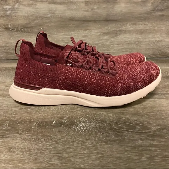 APL | Techloom Breeze Sneakers In Burgundy Lace Up Athletic Shoes Cedar Size 7.5