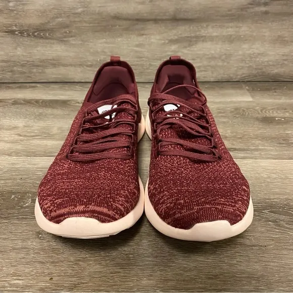 APL | Techloom Breeze Sneakers In Burgundy Lace Up Athletic Shoes Cedar Size 7.5