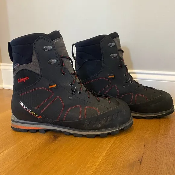Arbpro EVO Safety Chainsaw Protective Boots - Size 13 Excellent condition!