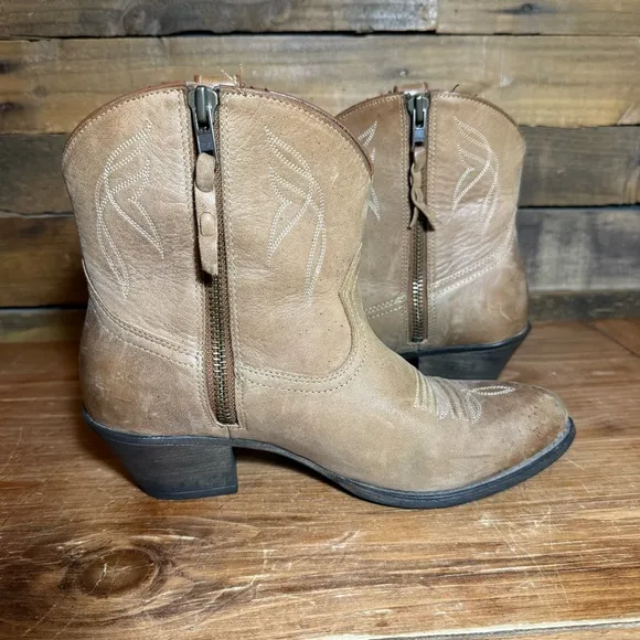 ARIAT WOMEN'S DARLIN WESTERN BOOTS - ROUND TOE size‎ 8.5