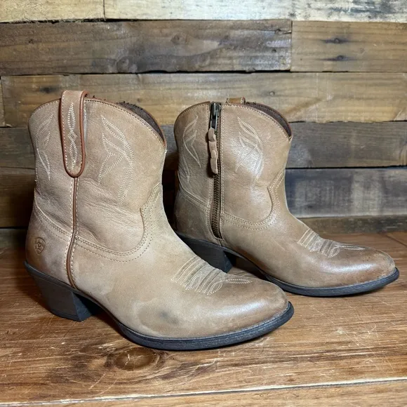 ARIAT WOMEN'S DARLIN WESTERN BOOTS - ROUND TOE size‎ 8.5