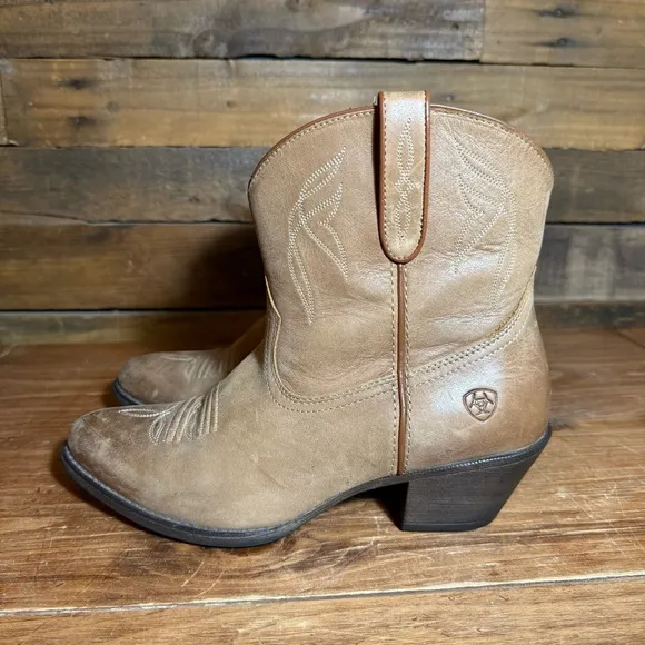 ARIAT WOMEN'S DARLIN WESTERN BOOTS - ROUND TOE size‎ 8.5