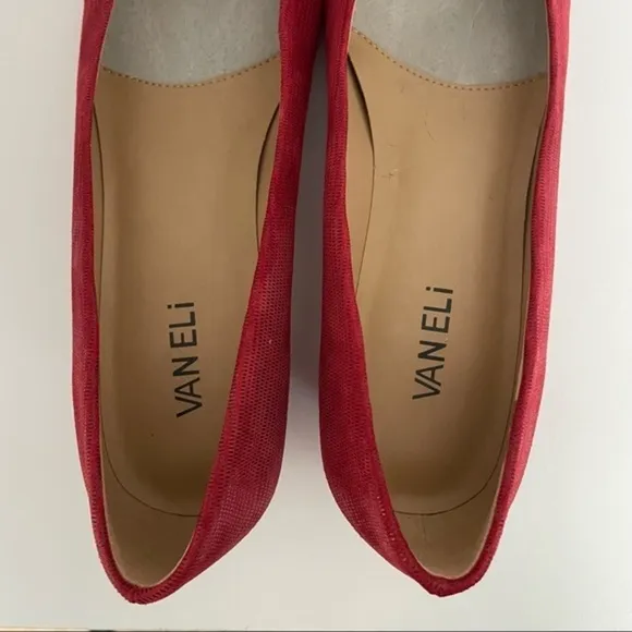 Astyr Almond Toe Pump