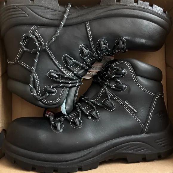 Avenger Safety Black Lace Up Leather Work Boots for Women 7 WIDE