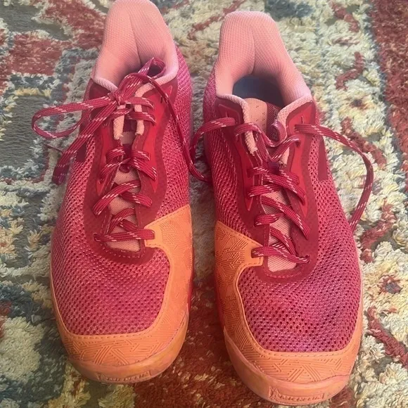 BABOLAR, women Tennis court shoes , athletic shoes , size10.5