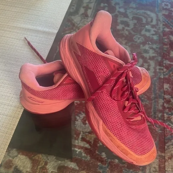 BABOLAR, women Tennis court shoes , athletic shoes , size10.5