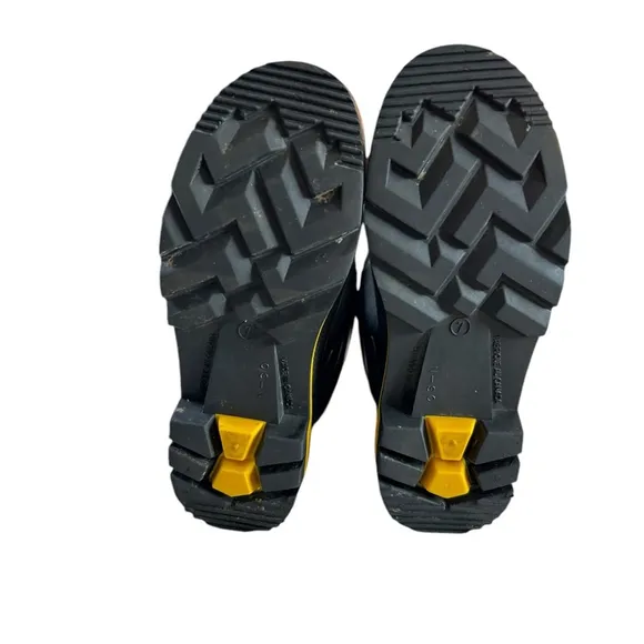 Baffin construction boots Steel Toe Certified waterproof Rubber Boots - Sz 7 US