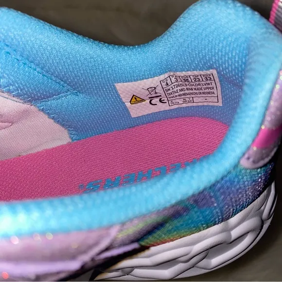 Big Girl size 4 New sneakers sketchers hearts lights kids shoes
