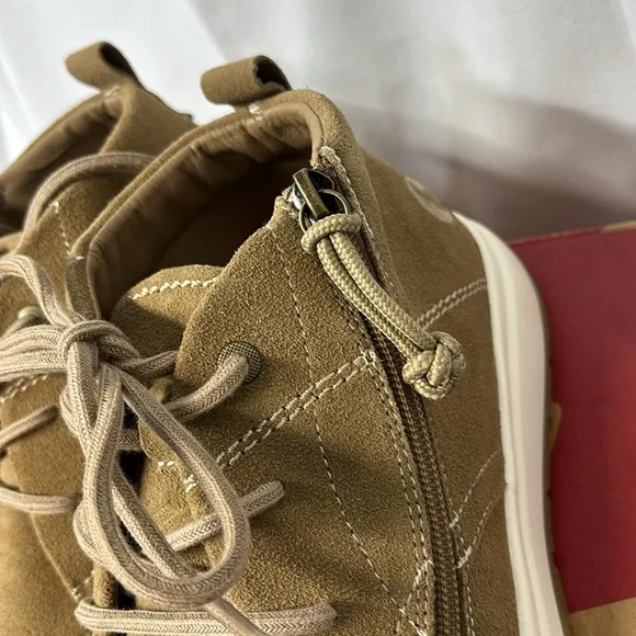 Billy comfort  jogger Chukka sand suede leather lace zip shoes size 9.5 wide