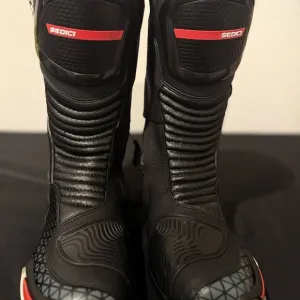 Black and Red Motorsport Boots with Ribbed Padding