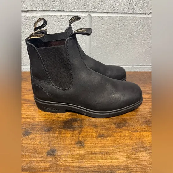 Blundstone footwear men’s Plain Toe Chelsea Boot (Men) size 8.5 leather 0001124
