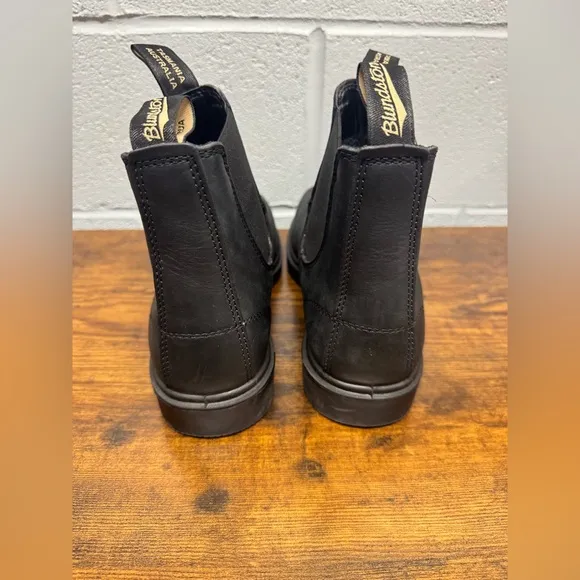 Blundstone footwear men’s Plain Toe Chelsea Boot (Men) size 8.5 leather 0001124
