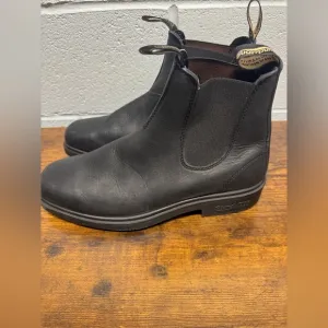 Blundstone footwear men’s Plain Toe Chelsea Boot (Men) size 8.5 leather 0001124