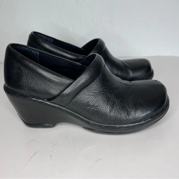 BOC Born Concepts Lesa Black Pebbled Leather Wedge Heeled Shoes Clog Size 7