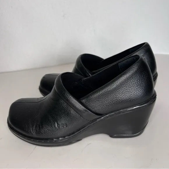 BOC Born Concepts Lesa Black Pebbled Leather Wedge Heeled Shoes Clog Size 7