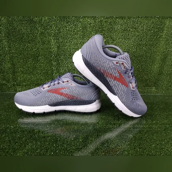Brooks addiction GTS Mens gray and Red Running Shoes size 10