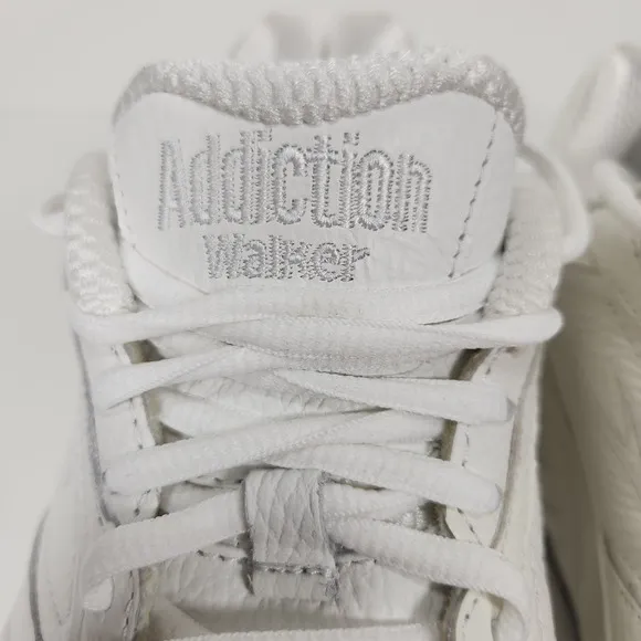 Brooks Addiction Walker White Walking Shoes Men's 9.5 4E Wide 1100394E111 NIB