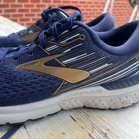 Brooks Adrenaline 19 Running Shoes