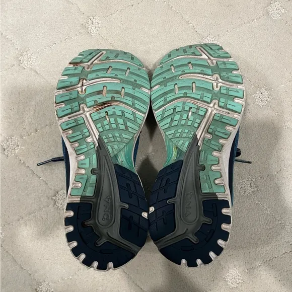 Brooks Adrenaline GTS 18 Running Shoes