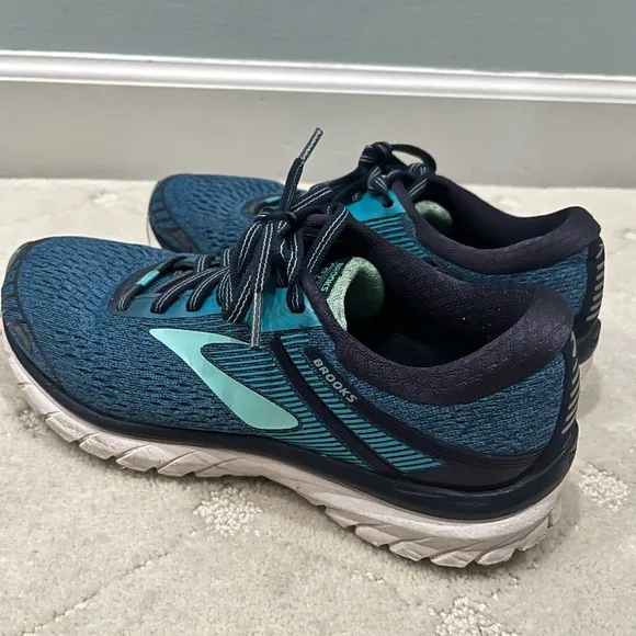 Brooks Adrenaline GTS 18 Running Shoes
