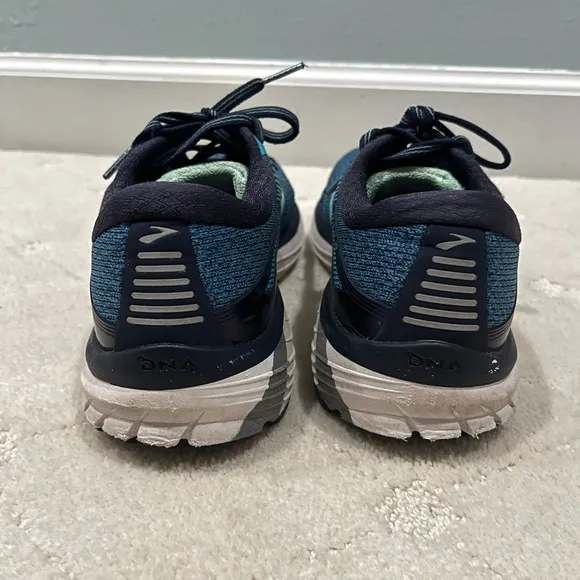 Brooks Adrenaline GTS 18 Running Shoes