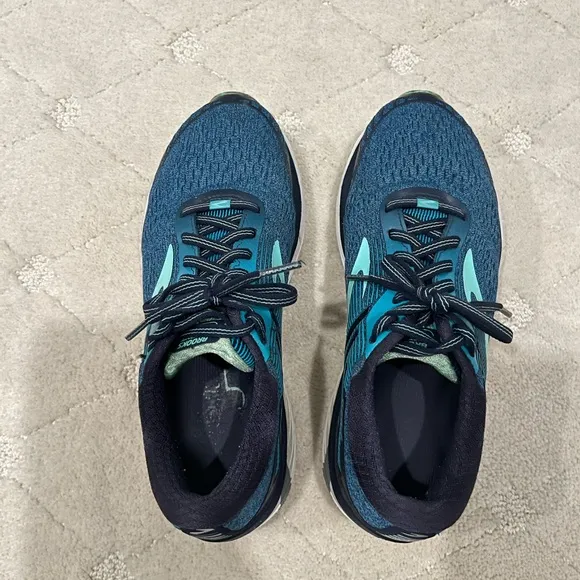 Brooks Adrenaline GTS 18 Running Shoes