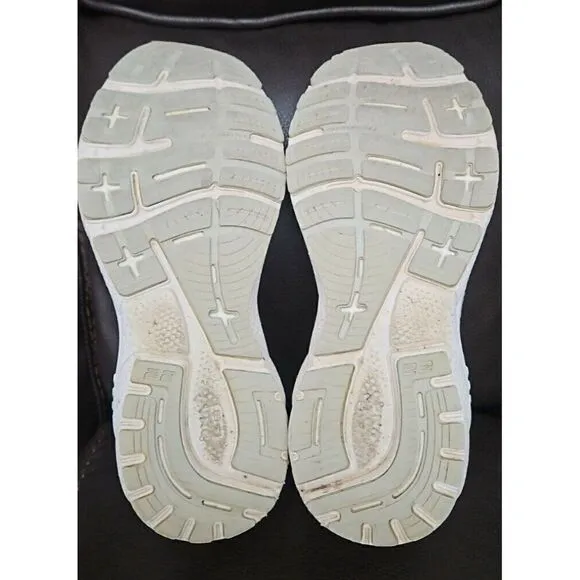 Brooks Adrenaline GTS 22 Athletic Running Shoes Gray Sneaker Women's Size 9